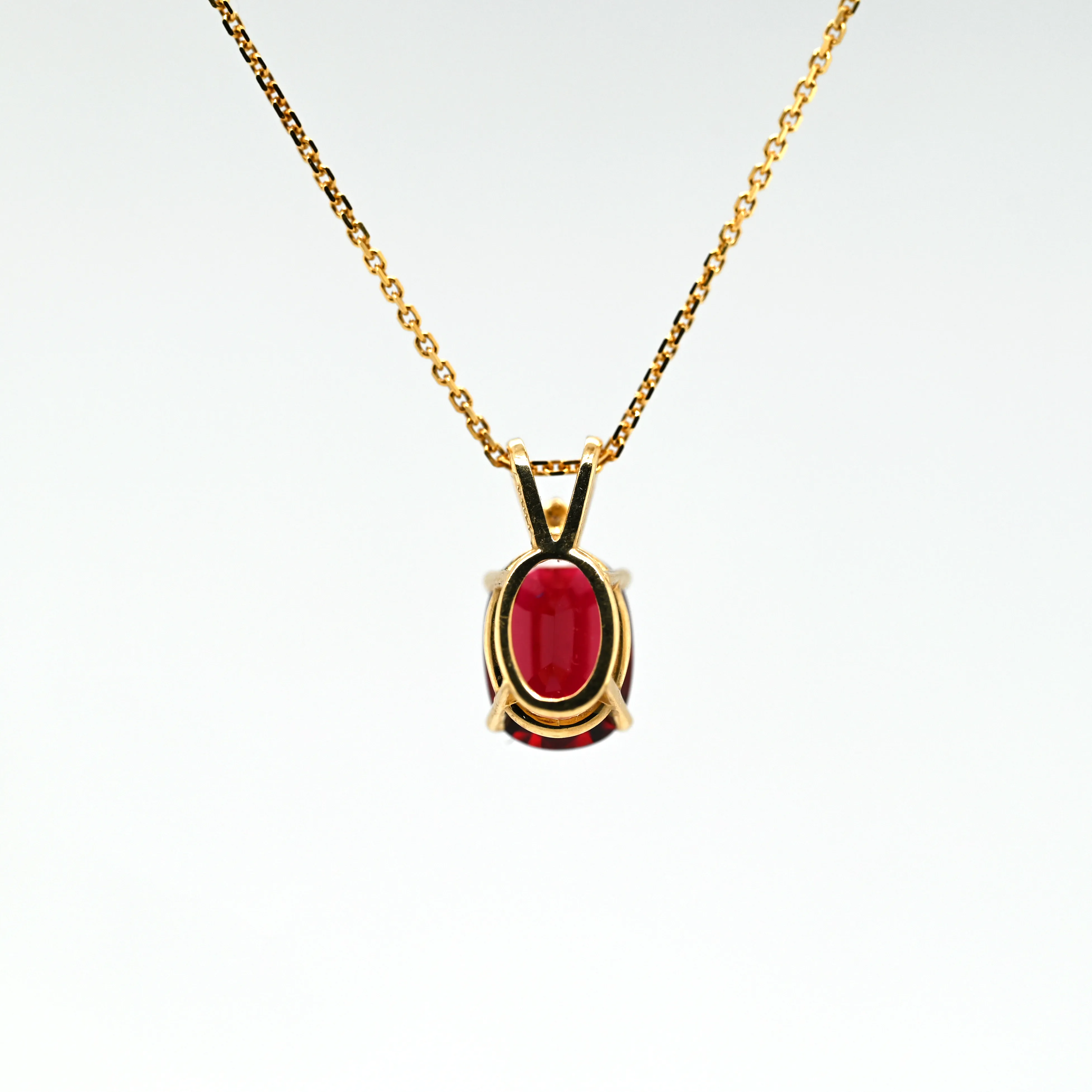 1.16CT NATURAL RED SPINEL AND DIAMOND PENDANT