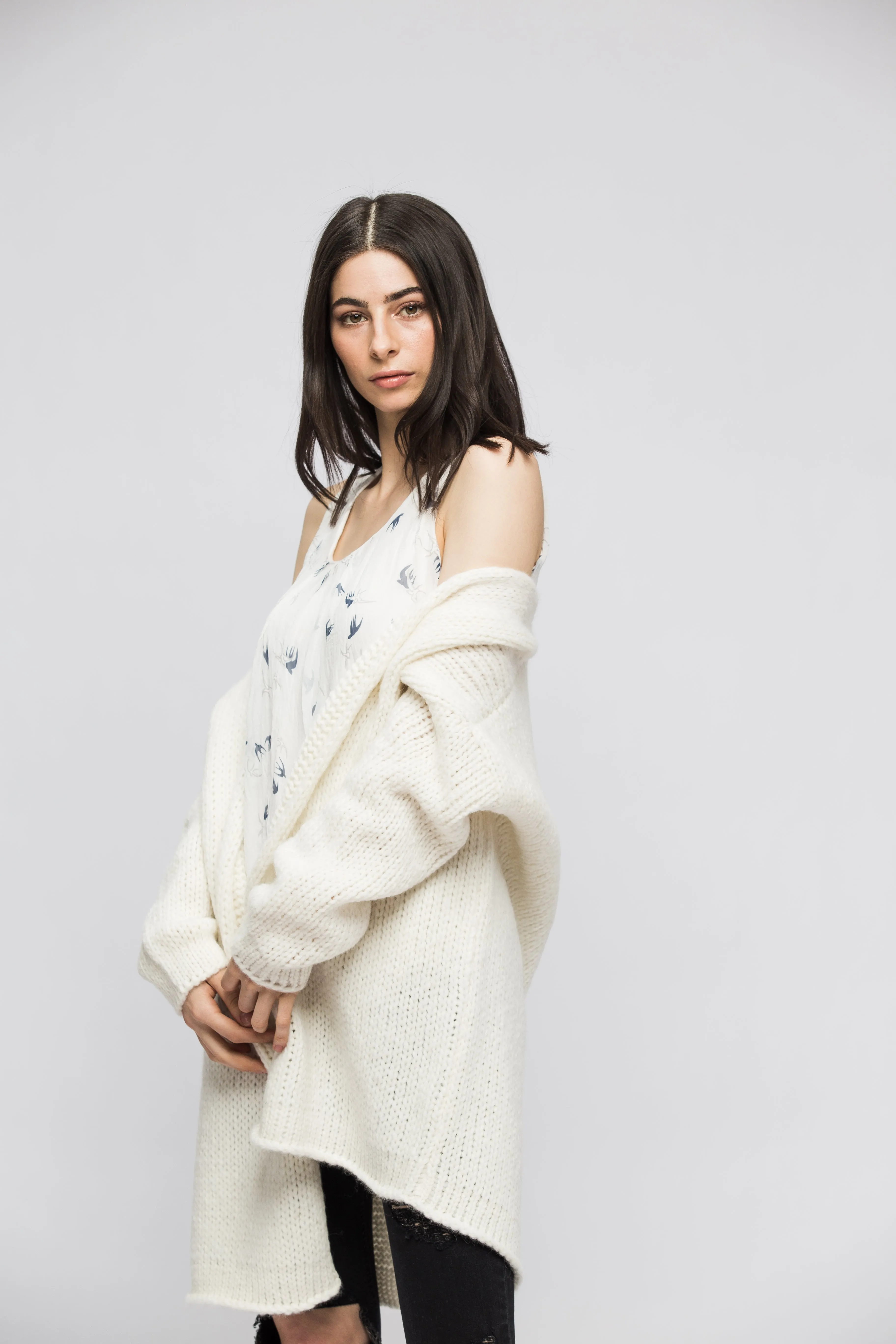 Alpaca Oversized Chunky woman  knit cardigan- Off white.