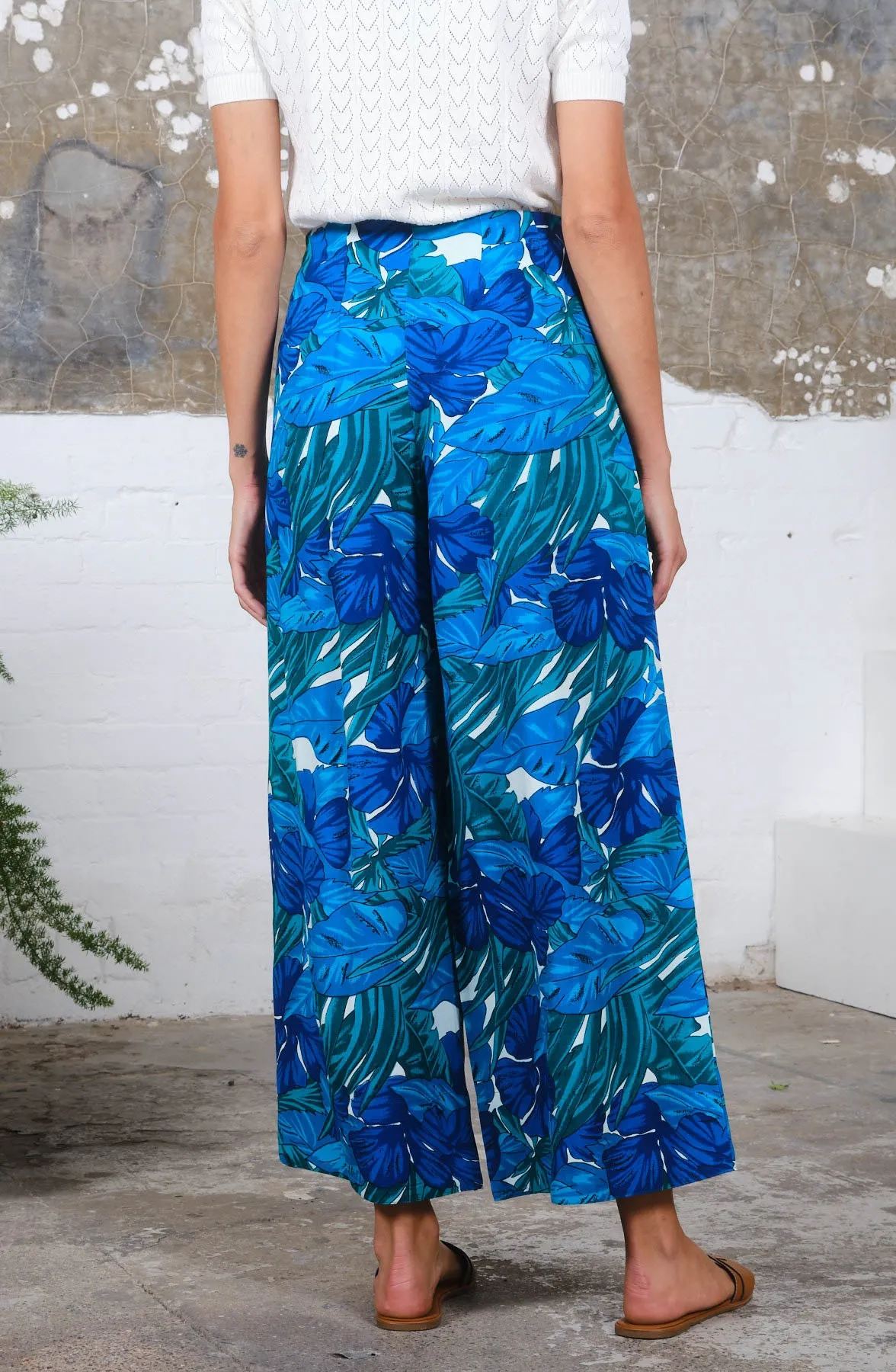 Drawstring Trousers in Tropical Print