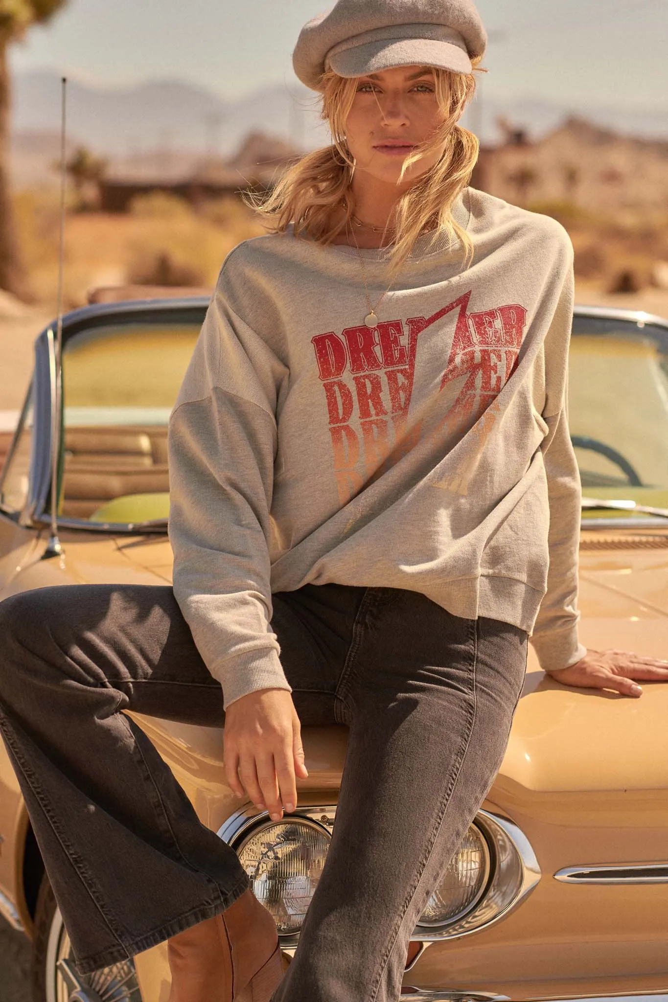 Dreamer Thunderbolt Vintage Graphic Sweatshirt