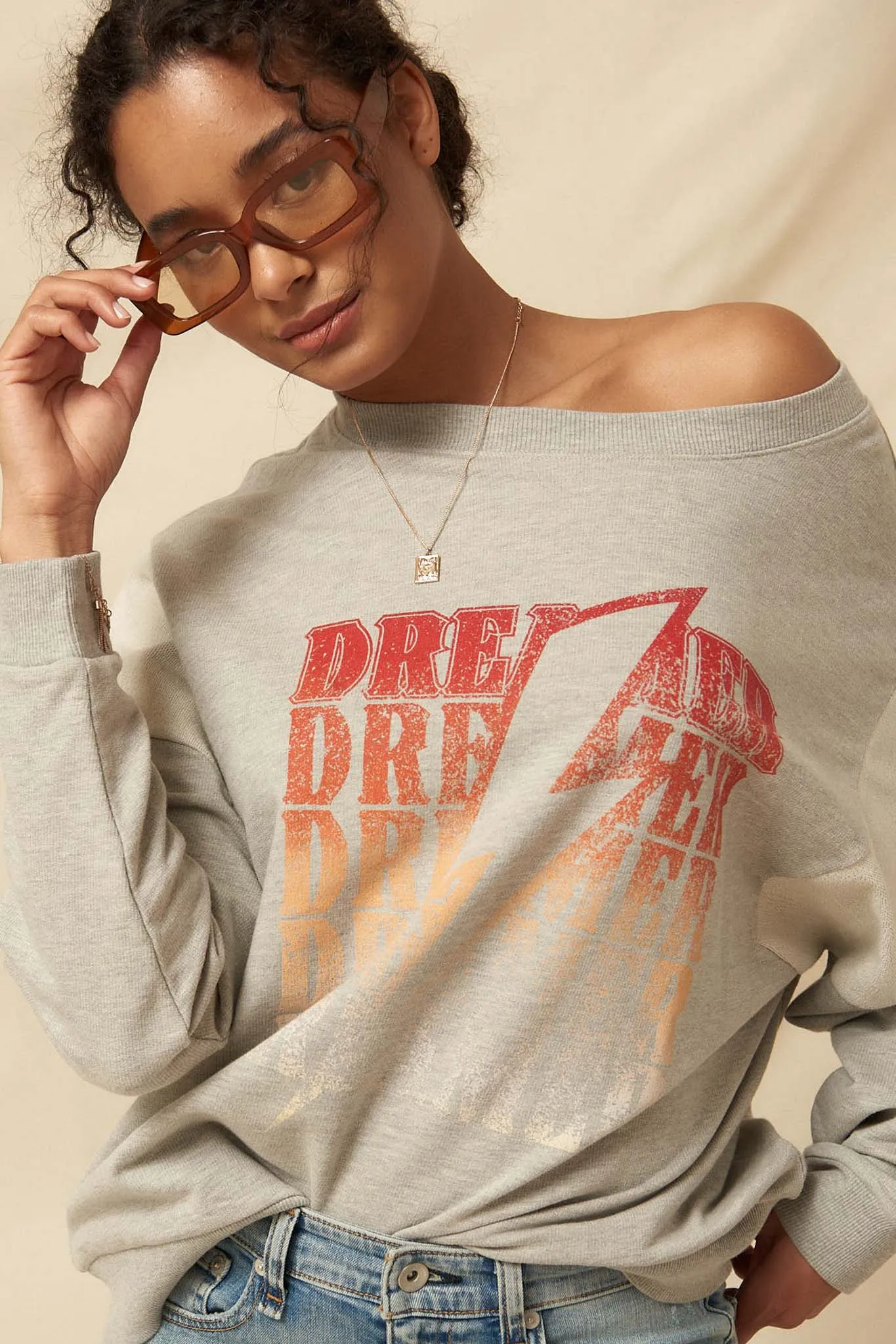 Dreamer Thunderbolt Vintage Graphic Sweatshirt