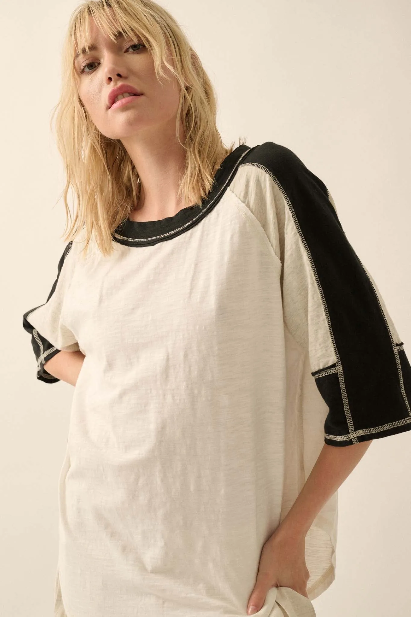 Easy Fit Colorblock Raw-Edge Oversize Raglan Tee