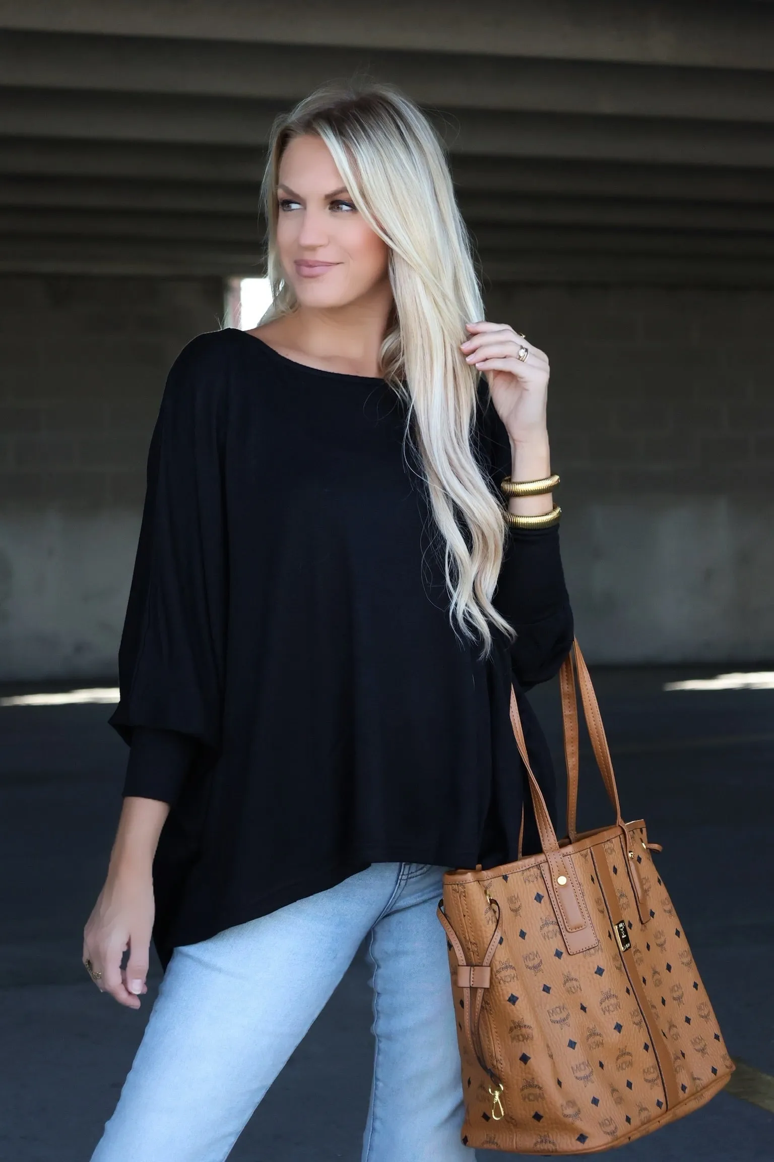 Everett Oversized Top - Black(FINAL SALE)