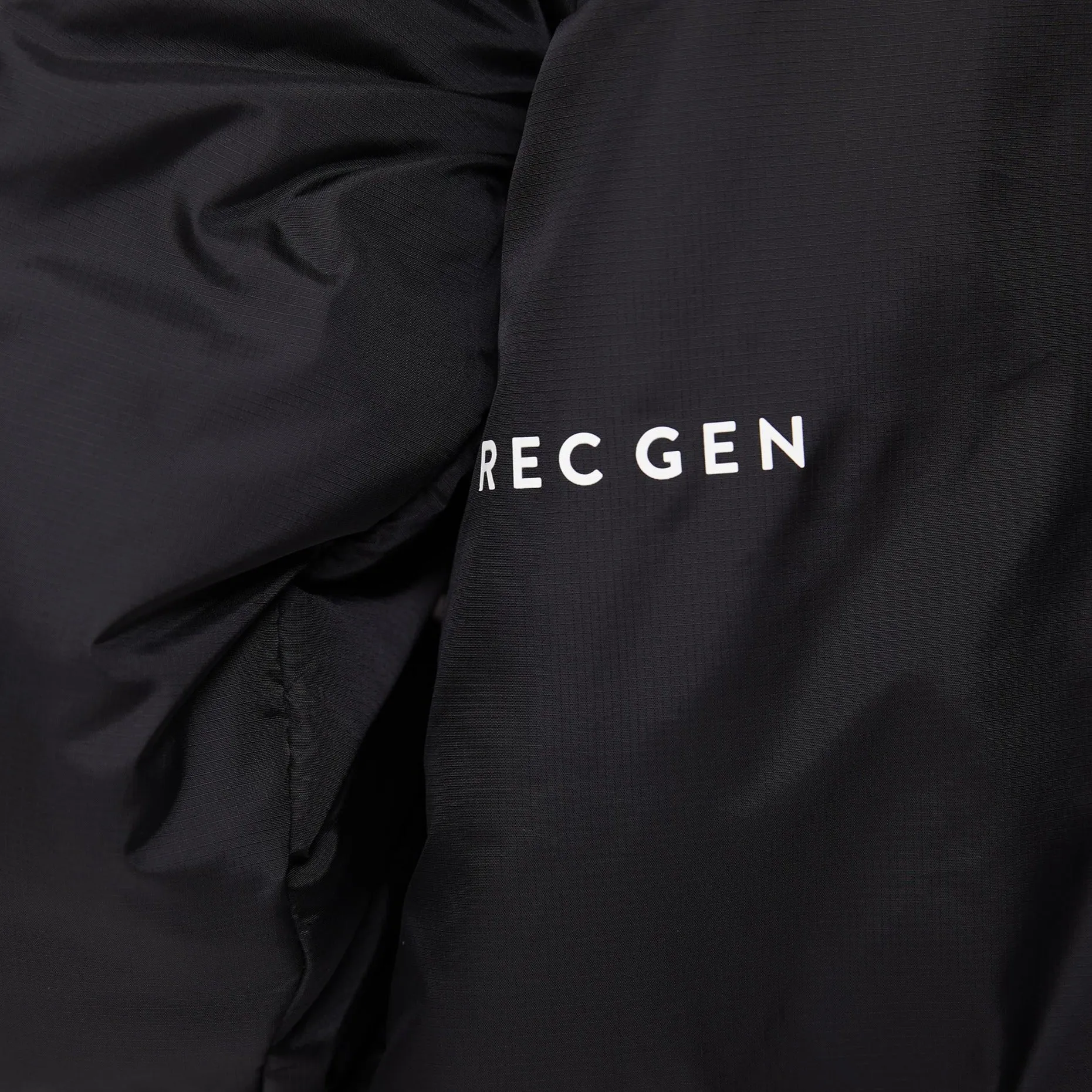 REC GEN - Exo-Cloud Hood Jacket Black